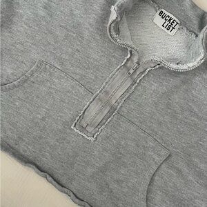 BUCKETLIST cropped Quarter zip